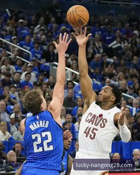 资深用户分享：从骑士魔术对攻大战，看南宫28APP如何获取沉浸式观赛体验